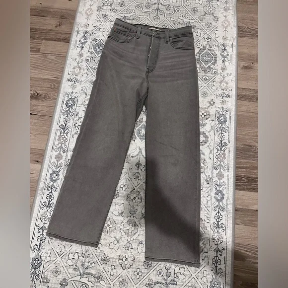 Levi’s Ribcage Straight - Picture 2 of 8